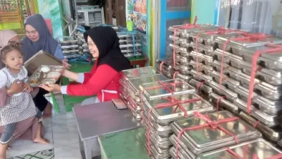 Dulu Sulit Makan, Kini Anak Berkebutuhan Khusus Lebih Lahap Berkat MBG