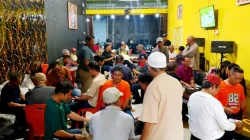 Gebrakan Meja Penuh Tawa: Ratusan Alumni SMANSA 82 Makassar Unjuk Gigi di Turnamen Domino
