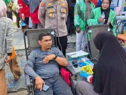 Wujud Kepedulian Polri, Polres Kukar Gelar Warung Berkah Hingga Pengobatan Gratis Bagi Ratusan Pekerja Jalanan