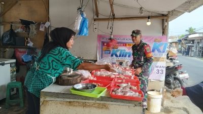 Harga Sembako di Pebayuran Masih Stabil, Babinsa Intensifkan Pemantauan