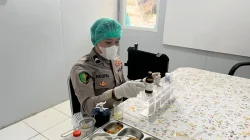 Tim Food Safety Biddokkes Polda Kaltim Cek Kualitas Makanan di SPPG Stalkuda Balikpapan