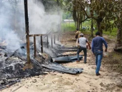 Respon Cepat Polsek Loa Janan: Pastikan Keselamatan Lansia Dalam Musibah Kebakaran di Purwajaya