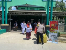 Pererat Silaturahmi, Polsek Loa Kulu Gelar Aksi ‘Jumat Berkah’ di Masjid Al Mu’minun Desa Sumber Sari