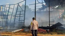Sigap!! Respons Cepat Polsek Sebulu Amankan TKP Kebakaran Gudang Pemdes Sebulu Ulu