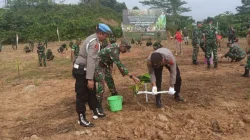 Sinergi TNI-Polri dan Pemerintah, Penanaman Pohon Serentak Kodam VI Mulawarman Digelar di Tenggarong Seberang