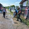Agar Lingkungan Terhidar Dari Bau Sampah Beginilah Cara Babinsa Mengajak Masyarakat Menjaga Kebersihan Lingkungan