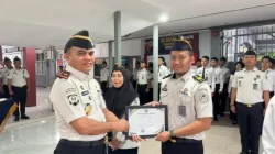 Apresiasi Dedikasi dan Kreativitas, Lapas Makassar Berikan Penghargaan dalam Pelaksanaan Apel Pagi
