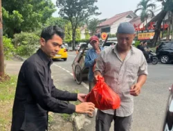 Jumat Berkah Kreatif: Insan BRILiaN BRI BO Panglima Polim Sapa Pengguna Jalan dengan Paket Sembako