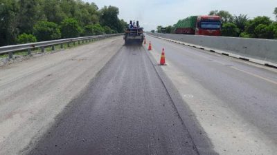 Jelang Libur Panjang, HKA Rampungkan Pemeliharaan Aspal Tol Kayu Agung – Palembang Untuk Jaga Kenyamanan Pengguna Jalan