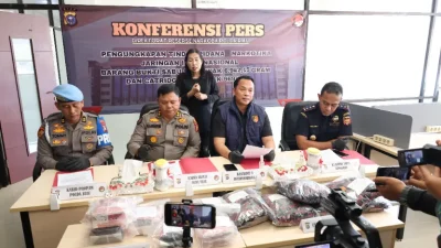 Selamatkan 35 Ribu Jiwa, Polda Riau Gagalkan Peredaran 6,94 Kg Sabu dan 969 Cartridge Etomidate Senilai Rp9,8 Miliar