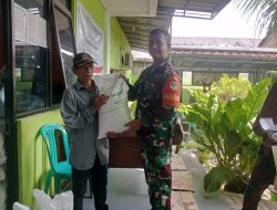 Babinsa Koramil 01/Tambun Kawal Penyaluran BLT Pangan di Mangunjaya, Pastikan Bantuan Tepat Sasaran