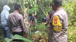 Polres Kukar Datangi TKP Peristiwa Gantung Diri di Desa Loa Lepu