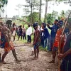 Dandim 1710/Mimika Ajak Warga Jaga Persaudaraan dalam Prosesi Perdamaian Perang Suku di Kwamki Narama