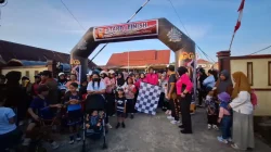 Dekatkan Diri dengan Masyarakat, Polsek Loa Kulu Gelar Jalan Santai Sehat Peringati Hari Bhayangkara ke-80