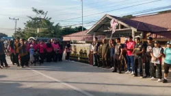 Sambut Hari Bhayangkara Ke-80, Polsek Muara Kaman Gelar Jalan Sehat dan Senam Zumba