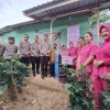 Sinergi Polres Kukar dan Baznas Bedah Rumah Warga, Kapolsek Loa Kulu Pastikan Pengawalan dan Gotong Royong Maksimal