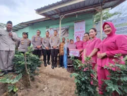 Sinergi Polres Kukar dan Baznas Bedah Rumah Warga, Kapolsek Loa Kulu Pastikan Pengawalan dan Gotong Royong Maksimal