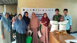 Babinsa Mengabdi untuk Negeri, Kawal Bantuan Pangan Hingga ke Pelosok Desa