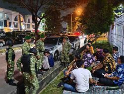Koramil 08/Lemahabang Tertibkan Muda-Mudi Nongkrong Malam, Cegah Kejahatan Jalanan dan Tawuran Remaja