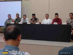 Babinsa dan Bhabinkamtibmas Hadiri Sosialisasi PPDP Pilkades Tridaya Sakti, Dorong Data Pemilih Akurat