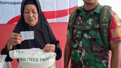 Tak Hanya Mengawal Keamanan, Babinsa Juga Pastikan Bantuan Sampai ke Tangan yang Berhak