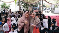 Senyum Bahagia Anak Yatim Pecah di Kediaman Hj Yanti Yuliyanti Saat Terima Santunan