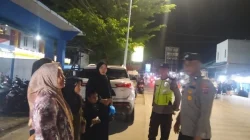 Patroli Dialogis Malam Hari, Polsek Samboja Jaga Konduktifitas Kamtibmas di Wilayah Hukumnya