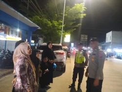 Patroli Dialogis Malam Hari, Polsek Samboja Jaga Konduktifitas Kamtibmas di Wilayah Hukumnya