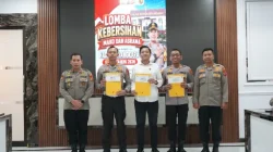 Wakapolres Kukar Berikan Reward Kepada Juara Lomba Kebersihan Mako dan Asrama