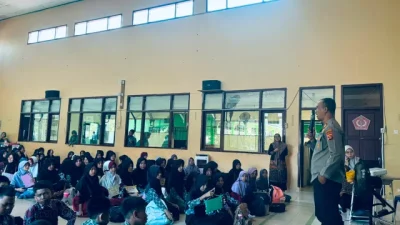 Kapolsek Kota Bangun Sosialisasikan Bahaya Kenakalan Remaja di MTS Negeri 2 Kota Bangun