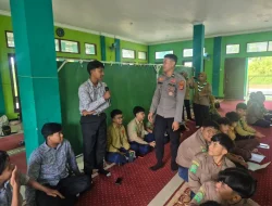 Polisi Sahabat Pelajar, Sat Binmas Polres Kukar Memberikan Himbauan Kepada Siswa SMA Muhammadiyah Tenggarong