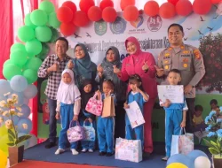 Peduli Stunting, Kapolsek Beserta Pengurus Ranting Bhayangkari Loa Kulu Hadiri Kegiatan di Kantor Desa Loa Kulu Kota