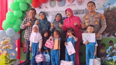 Peduli Stunting, Kapolsek Beserta Pengurus Ranting Bhayangkari Loa Kulu Hadiri Kegiatan di Kantor Desa Loa Kulu Kota