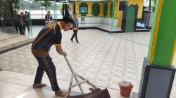 Simbol Toleransi, Polres Kukar Gelar Jumat Bersih Tempat Ibadah