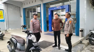 Polsek Tenggarong Seberabg Laksanakan Patroli Dialogis dan Sambang Warga