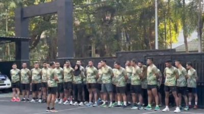 Dandenpom XIV/4 Makassar Pimpin Olahraga Bersama dan Aksi Bersih Markas, Perkuat Kebugaran, Disiplin, serta Soliditas Personel