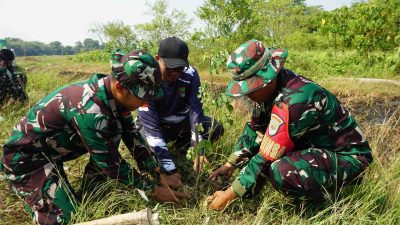 Program TMMD Ke-129 Hijaukan Desa, Wibawamulya  Warga Tanam Ratusan Pohon