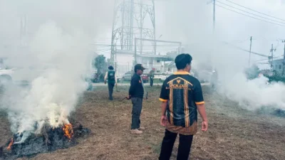 Polsek Kota Bangun Ikuti Kegiatan Gotong Royong Dalam Rangka Menyambut HUT RI Ke-81