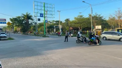 Berikan Pelayanan Prima Kepada Masyarakat, Satlantas Polres Kukar Laksanakan Penggal Jalan di Pagi Hari