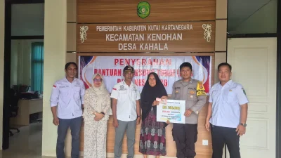Pastikan Penyaluran BLT DD Berjalan Aman, Bhabinkamtibmas Polsek Kenohan Lakukan Pengamanan Dan Pengawasan