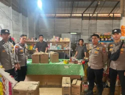 Polsek Tabang Sita 669 Botol Miras Ilegal Dalam Razia Bersama Forkopimcam