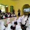 Polsek Tenggarong Seberang Sosialisasikan Bahaya Narkoba, Pornografi dan Bullying kepada Pelajar