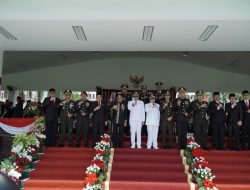 Kapolres Kukar Hadiri Upacara Detik-Detik Proklamasi HUT ke-81 Kemerdekaan RI di Kantor Bupati Kukar