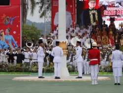 Kapolres Kukar Hadiri Upacara Penurunan Sang Merah Putih HUT Ke-81 Kemerdekaan RI