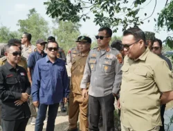 Kapolres Kukar Dampingi Kunjungan Kerja Bupati, Pantau Dampak Kekeringan di Areal Sentra Pangan Loa Janan