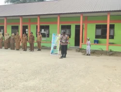 Bhabinkamtibmas Polsek Samboja Jadi Pembina Upacara, Sampaikan Pesan Anti Bullying dan Tertib Berlalu Lintas