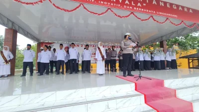 Polwan Polres Kukar Edukasi Pelajar MAN 2 Tenggarong tentang Keselamatan Berlalu Lintas