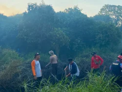 Respon Cepat Polsek Samboja Bersama Tim Gabungan Padamkan Karhutla di Lahan Gambut Wonotirto