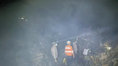 Gerak Cepat Polsek Tabang Bersama Tim Gabungan Tangani Karhutla di KM 14 Desa Buluk Sen