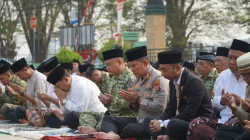 Di Tengah Kemarau, Kapolres Kukar Bersama TNI dan Masyarakat Panjatkan Doa Memohon Hujan